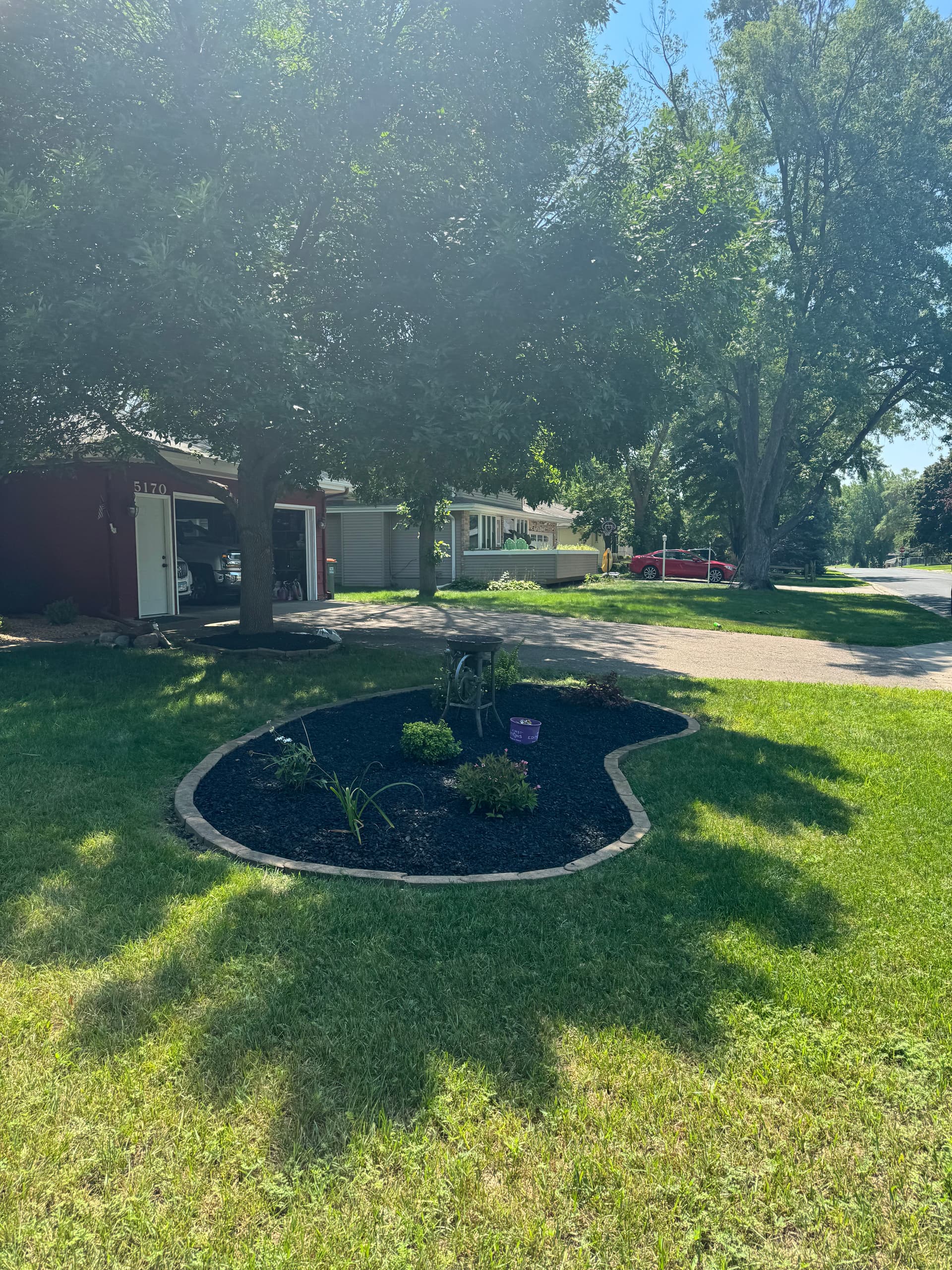 Gallery photos for Rock and Mulch Landscaping for Enhanced Curb Appeal: Image #4