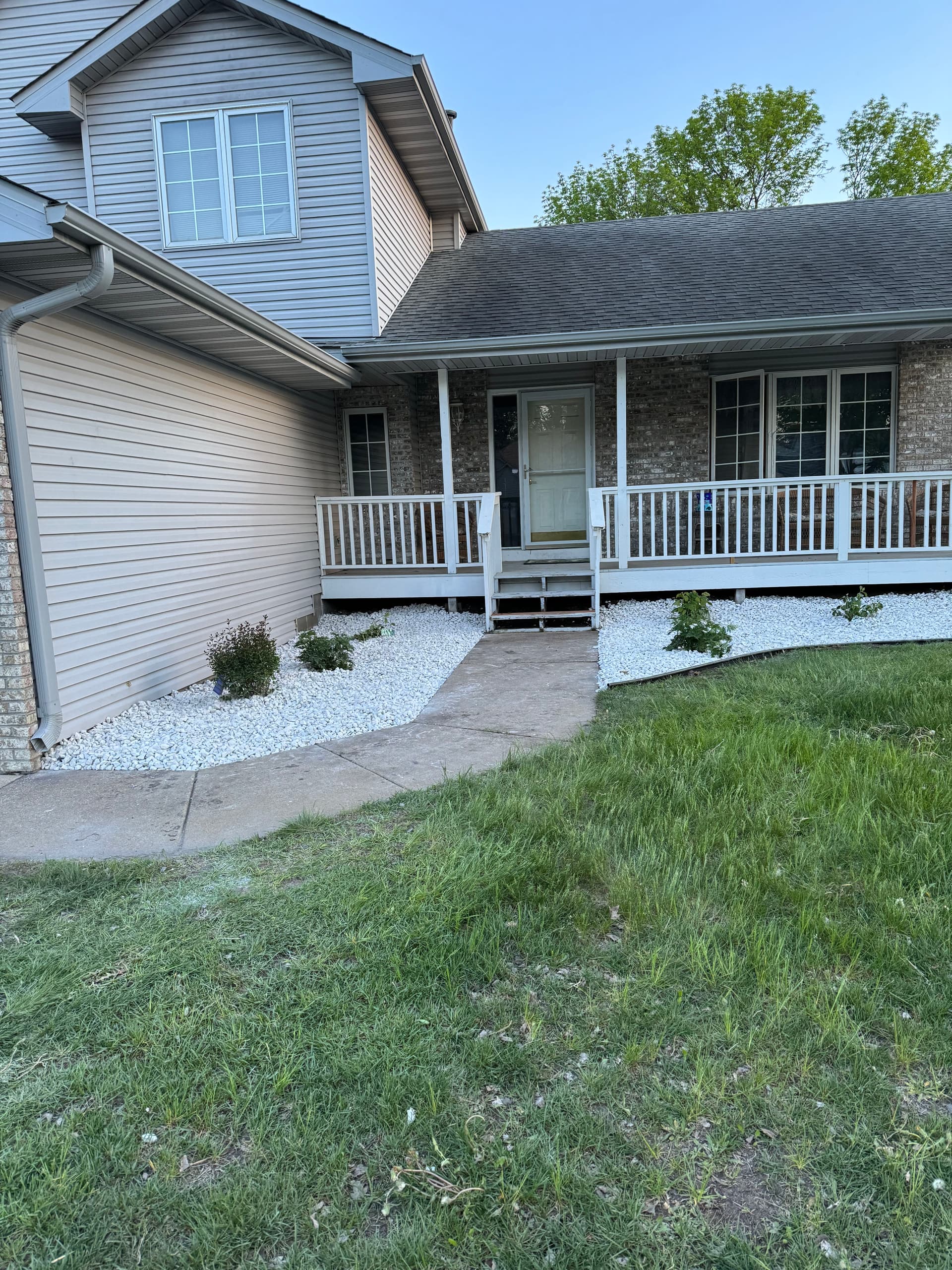 Gallery photos for Ramsey MN Simple and Clean Rock Bed Installation: Image #2